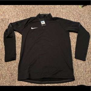 New men’s Nike 1/4 zip pullover.